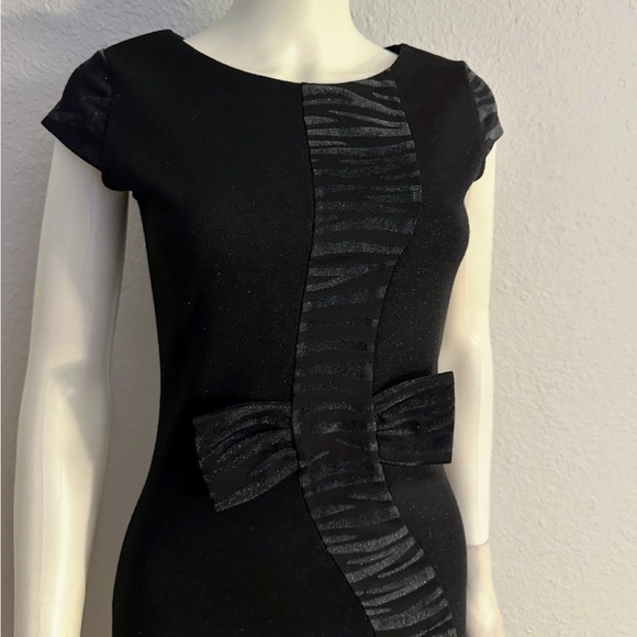Black Cap Sleeve Sheath Dress with Front Textured Bow Accent Zebra-Print Stripe - Picture 5 of 11